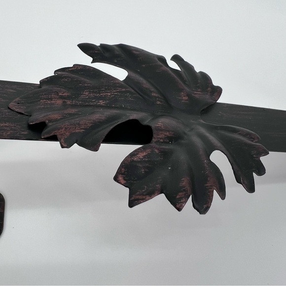 Fall Over The Door Metal Wreath Holder Autumn Leaf Oiled/Rubbed Bronze Finish - Picture 8 of 9